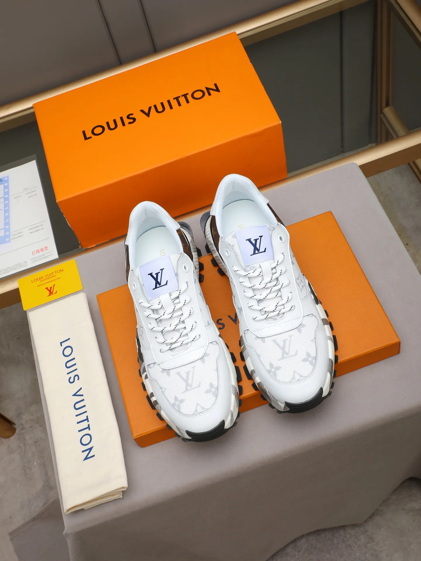 Men's shoes 💰440 [LV] Casual sports shoes, breathable and comfortable, easy to walk, a versatile style for trendy men, Versace special materials and calfskin ➕ breathable mesh lining ➕ popular printed outsole, sports and running style, super comfortable. Code number 38-44 (45 customized)